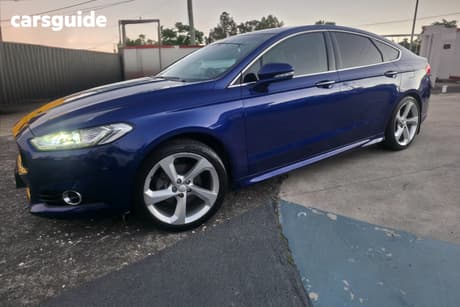 Blue 2015 Ford Mondeo Hatchback Titanium Tdci