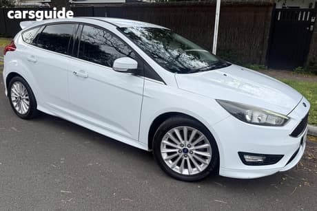White 2017 Ford Focus Hatchback Sport
