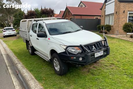 White 2017 Mitsubishi Triton Dual Cab Utility Glx Plus (4X4)