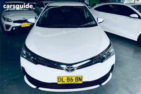 White 2018 Toyota Corolla Sedan Ascent
