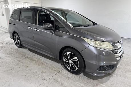 Grey 2015 Honda Odyssey Wagon Vti-L
