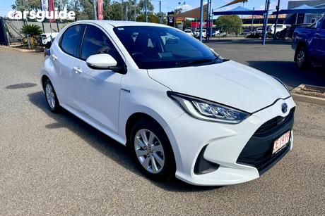 White 2020 Toyota Yaris Hatchback Sx Hybrid