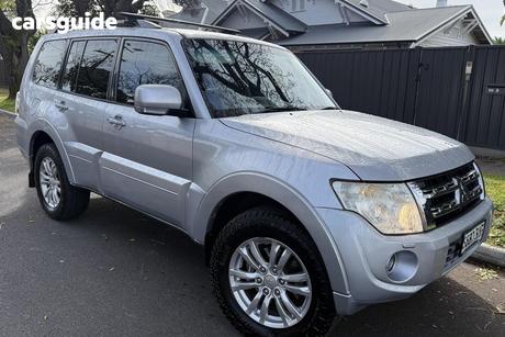 Silver 2013 Mitsubishi Pajero Wagon Vr-X Lwb (4X4)
