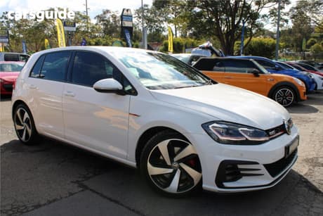 White 2017 Volkswagen Golf Hatchback Gti