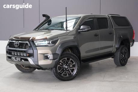 Bronze 2023 Toyota Hilux Double Cab Pick Up Rogue (4X4)