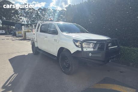 White 2023 Toyota Hilux Double Cab Chassis Sr (4X4)