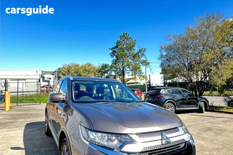 Grey 2018 Mitsubishi Outlander Wagon Es 7 Seat (Awd)