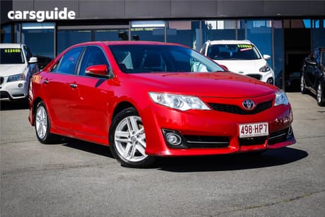 Red 2014 Toyota Camry Sedan Atara S