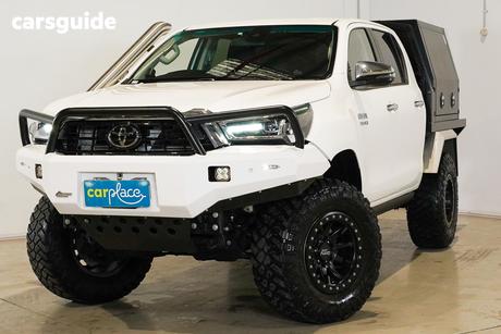 White 2022 Toyota Hilux Double Cab Pick Up Sr5 + Premium Interior (4X4)