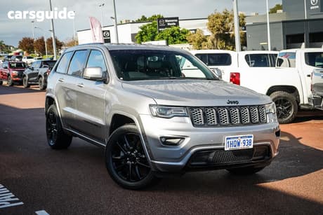 Silver 2019 Jeep Grand Cherokee Wagon Night Eagle (4X4)