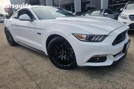 White 2017 Ford Mustang Coupe Fastback Gt 5.0 V8
