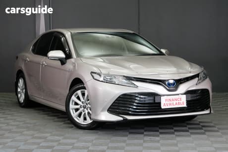Beige 2020 Toyota Camry Sedan Ascent (Hybrid)