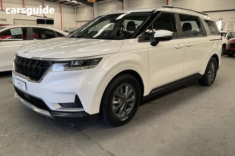 White 2023 Kia Carnival Wagon S