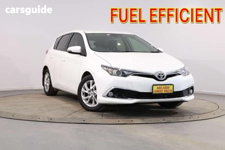 White 2018 Toyota Corolla Hatchback Ascent Sport
