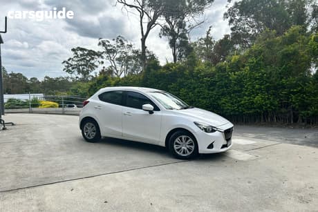 White 2015 Mazda 2 Hatchback Neo