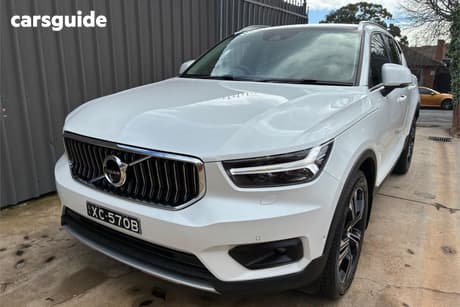 White 2020 Volvo XC40 Wagon T4 Inscription (Awd)