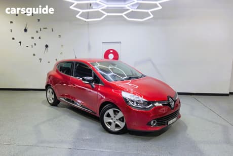 Red 2015 Renault Clio Hatchback Dynamique