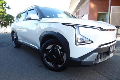 White 2025 Kia EV5 Wagon Air 2Wd Lr