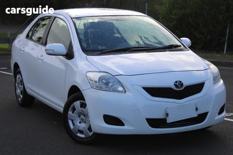 White 2013 Toyota Yaris Sedan Yrs