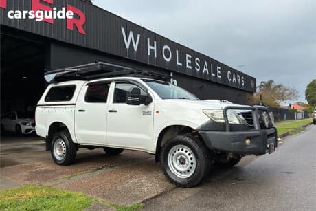 White 2014 Toyota Hilux Dual Cab Pick-up Sr (4X4)