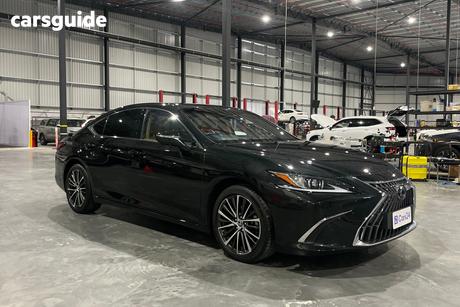 Black 2023 Lexus ES300H Sedan Luxury (Hybrid)