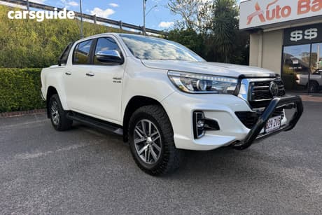 White 2020 Toyota Hilux Double Cab Pick Up Sr5 (4X4)