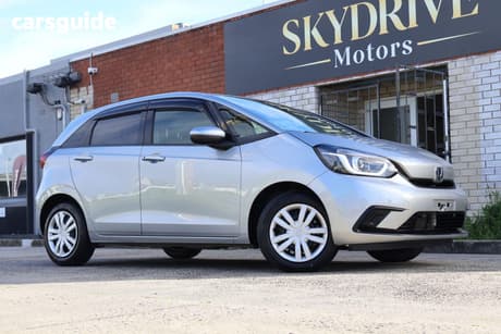 Silver 2020 Honda Fit Hatch (HYBRID) HOME GR3