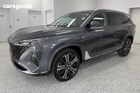 Grey 2025 MG Qs Wagon Essence Awd