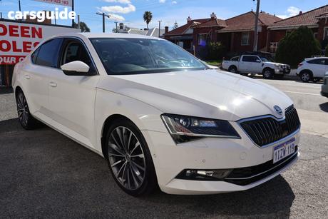 White 2016 Skoda Superb Sedan 162 Tsi