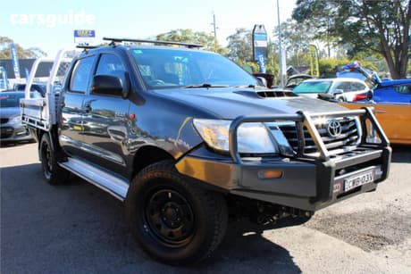Silver 2014 Toyota Hilux Dual Cab Chassis Sr (4X4)