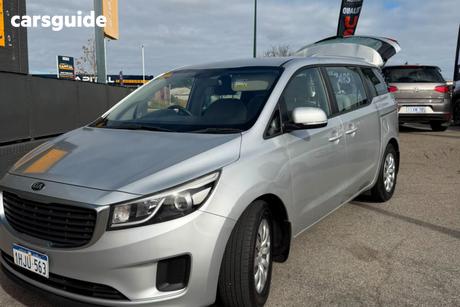 Silver 2018 Kia Carnival Wagon S