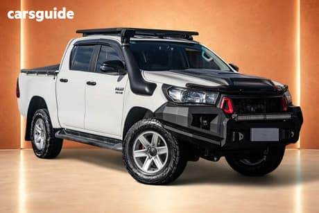 White 2019 Toyota Hilux Double Cab Pick Up Sr (4X4)