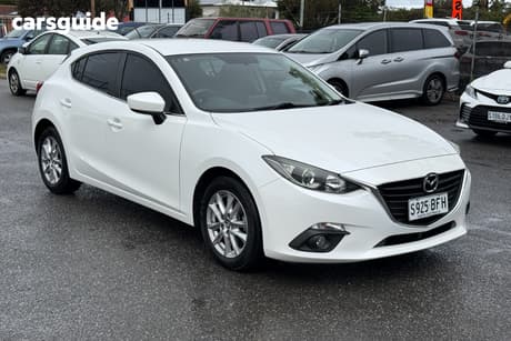 White 2015 Mazda 3 Hatchback Maxx