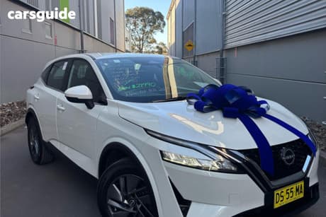 White 2024 Nissan Qashqai Wagon St