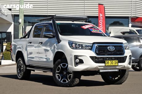 White 2019 Toyota Hilux Double Cab Pick Up Sr5 (4X4)