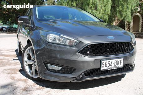 Grey 2016 Ford Focus Hatchback Titanium