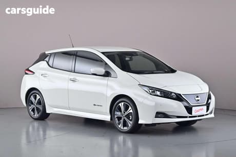 White 2022 Nissan Leaf Hatchback