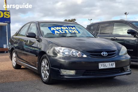 Black 2004 Toyota Camry Sedan Sportivo