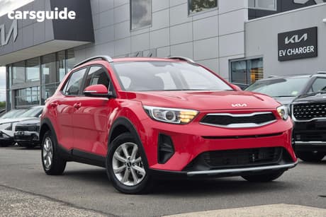 Red 2025 Kia Stonic Wagon S