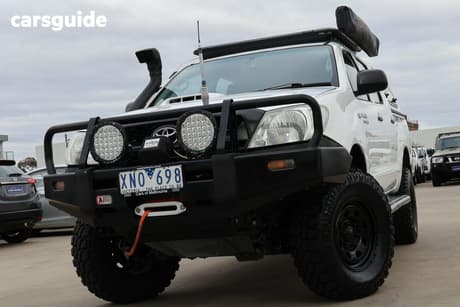 White 2009 Toyota Hilux Dual Cab Pick-up Sr (4X4)