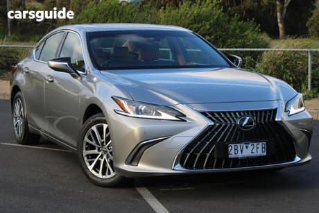 Silver 2022 Lexus ES250 Sedan Luxury