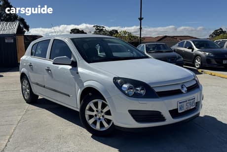 White 2004 Holden Astra Hatchback Cd