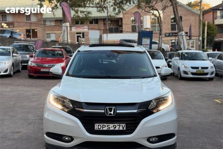 White 2017 Honda HR-V Wagon Vti-L