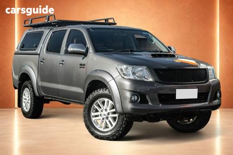 Silver 2014 Toyota Hilux Dual Cab Pick-up Sr5 (4X4)