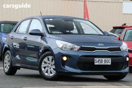 Blue 2017 Kia RIO Hatchback S