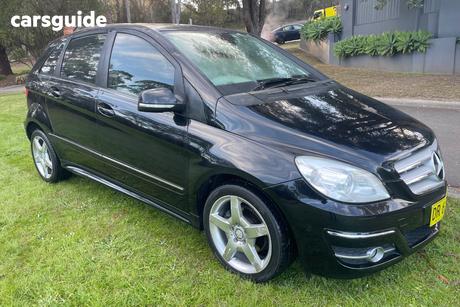 Black 2010 Mercedes-Benz B200 Hatchback