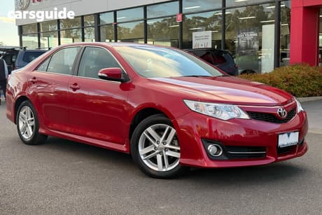 Red 2013 Toyota Camry Sedan Atara R