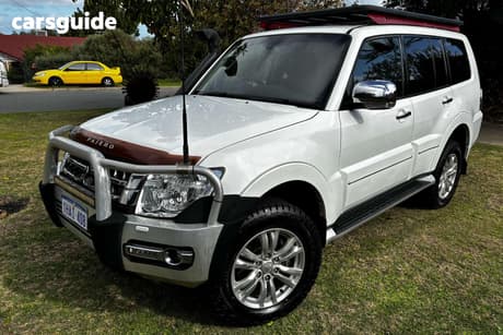 White 2015 Mitsubishi Pajero Wagon Exceed Lwb (4X4)