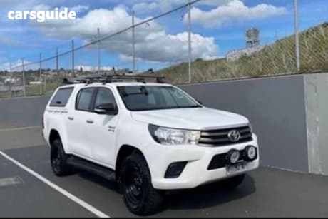 White 2016 Toyota Hilux Dual Cab Utility Sr (4X4)