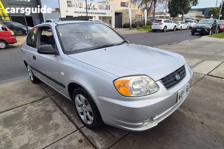 Silver 2003 Hyundai Accent Hatchback Gl